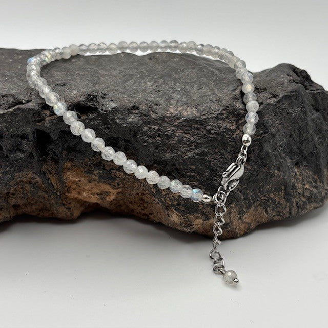 Labradorite Tiny Stone Bracelet